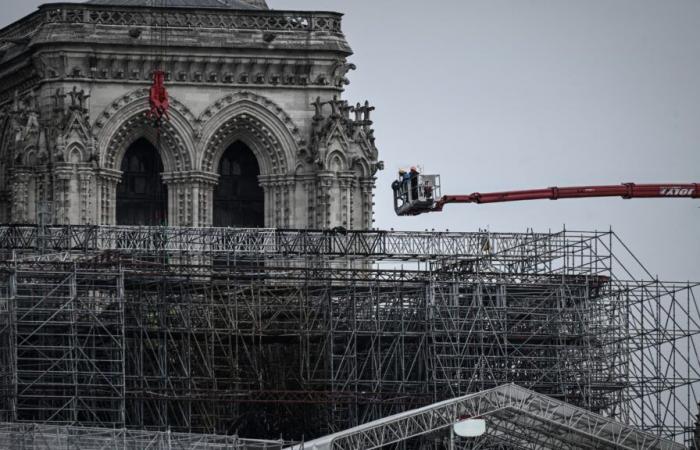 La Casa de la Moneda de París acuña nuevas monedas para la reapertura del edificio.