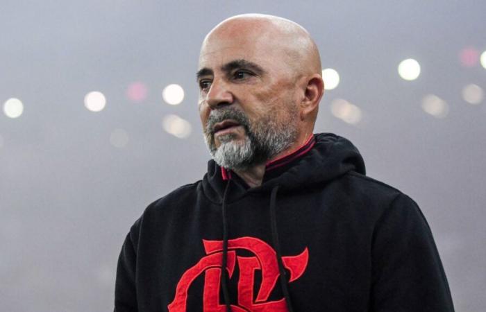 Primer duro golpe para Jorge Sampaoli, técnico lesionado