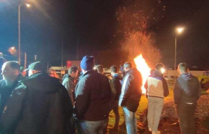 Fuegos de ira brillaron en Cantal