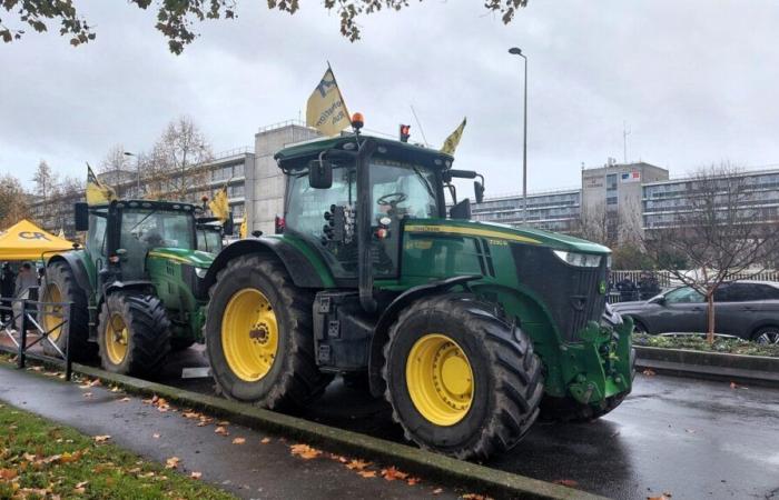 Los agricultores reunidos frente a la prefectura de Essonne se fueron.