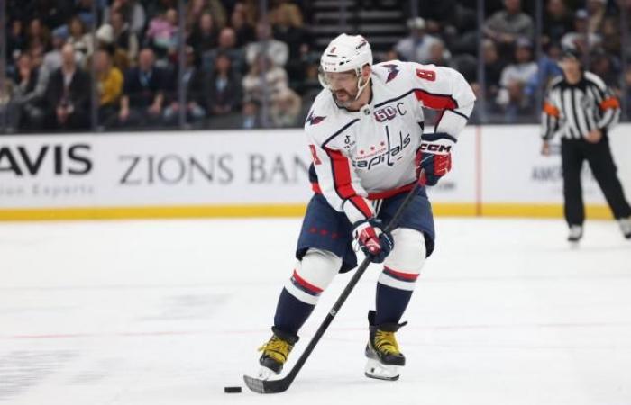 El delantero de los Washington Capitals, Alex Ovechkin, corre hacia el récord de goles de la NHL