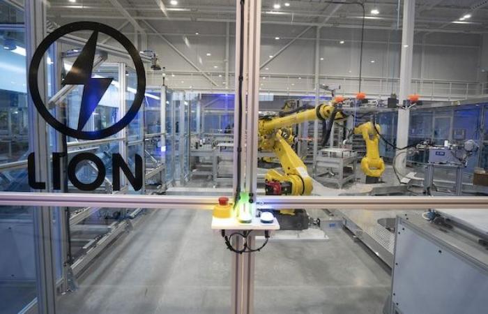 Lion Électrique se plantea ponerse a la venta por problemas de liquidez | La industria de las baterías.