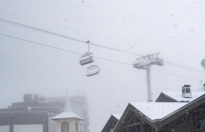 Val Thorens. Violento accidente de góndola en una estación de esquí, deja gravemente herido