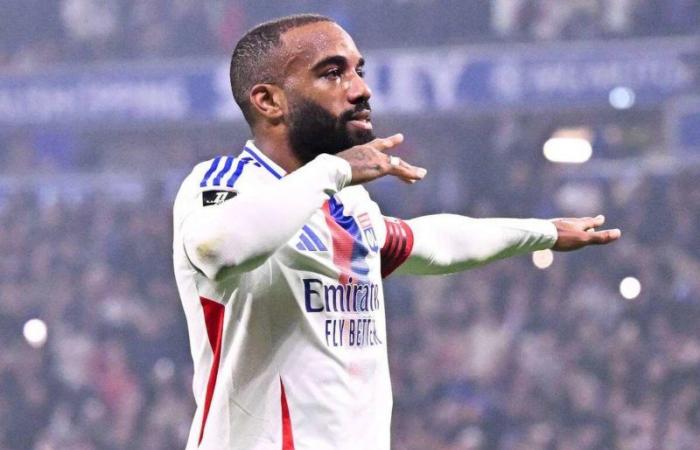 Alexandre Lacazette podría unirse a los campeones de Europa