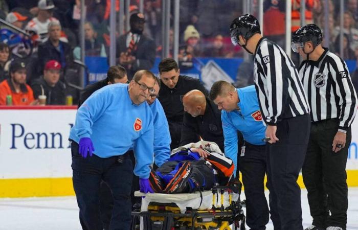 Hockey: un árbitro evacuado en camilla durante un partido de la NHL