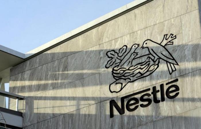 Nestlé quiere ahorrar al menos 2.500 millones de francos hasta finales de 2027 – rts.ch