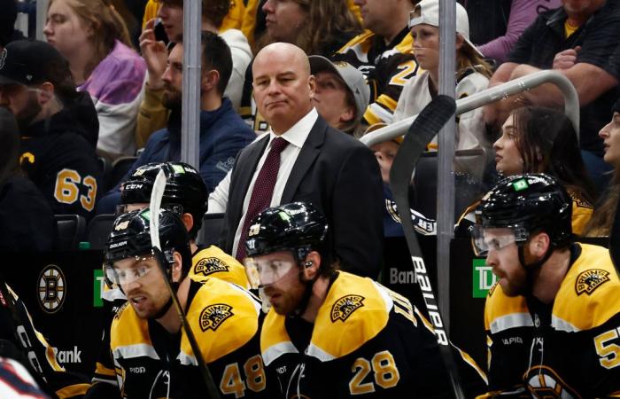 Jim Montgomery despedido y Joe Sacco como entrenador en jefe de los Bruins