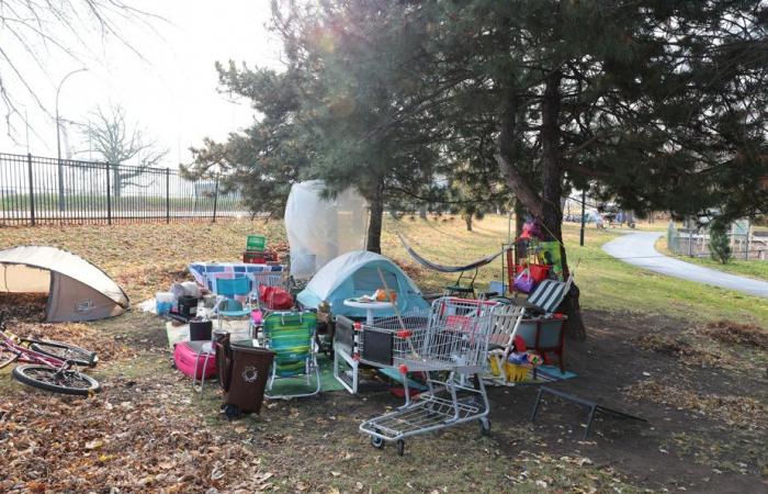 Itinerancia | Indulto para el campamento de la calle Notre-Dame