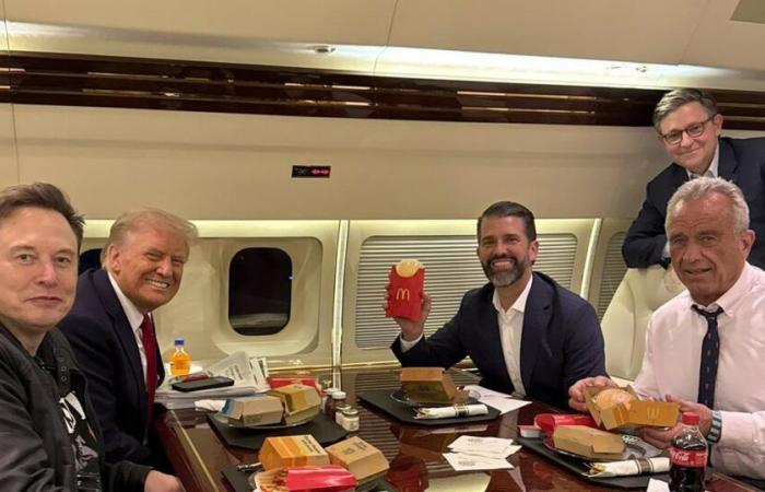 Trump y Kennedy Jr se atiborran de hamburguesas y papas fritas después de prometer “hacer que Estados Unidos sea saludable”