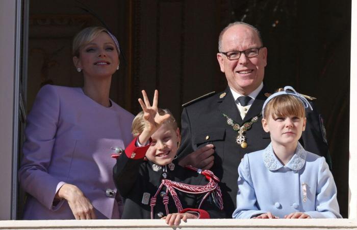 El solemne Alberto, la radiante Charlène, el sonriente Jacques… Los Grimaldi se reúnen para la fiesta nacional