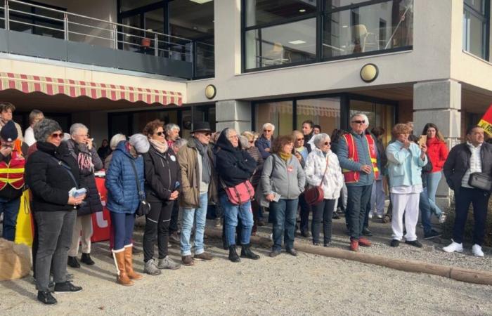 Movilización contra el cierre de la guardería en la residencia de ancianos.