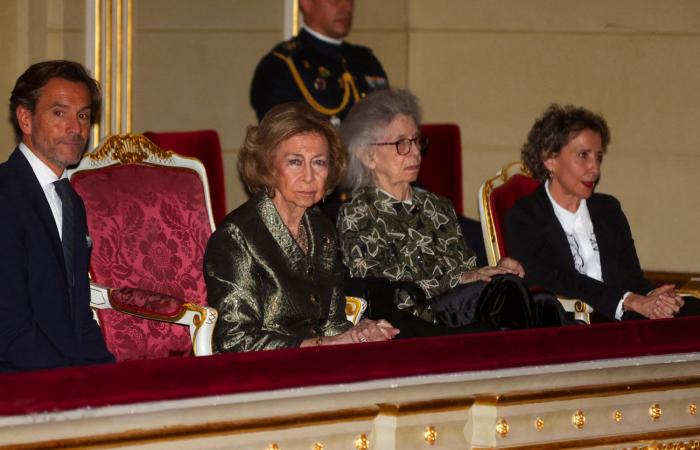 La Reina Sofía asiste a un concierto con la Princesa Irene tras premiar a dos artistas con el Premio BMW