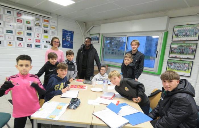 En este club de Morbihan el fútbol es después de los deberes