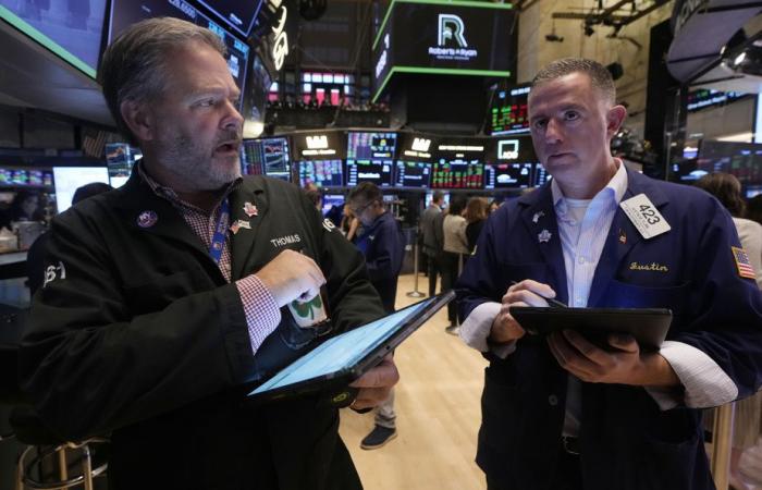 Wall Street termina dividido y supera la ansiedad geopolítica