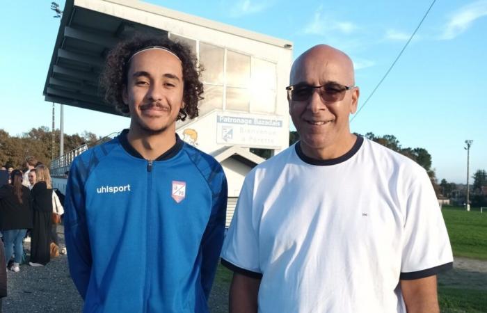 En esta localidad de Gironda, un padre y su hijo entrenan el mismo equipo de fútbol