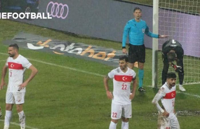 Türkiye se baña bajo la lluvia de Montenegro y desperdicia la victoria del grupo en el último partido