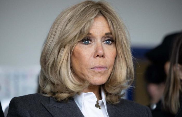 Brigitte Macron ya no puede desprenderse de estos jeans