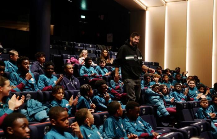 “¡Intenta, atrévete, fracasa!” »: El mensaje de Nikola Karabatic a los jóvenes en el centro de entrenamiento del PSG