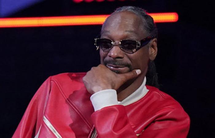 Snoop Dogg rompe a llorar en ‘The Voice’ mientras decide a quién enviar a casa en los Knockouts