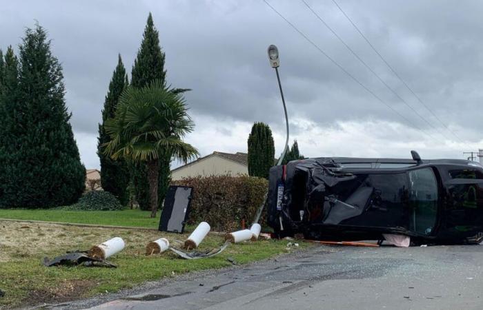 Dos jubilados volcan su coche en Dordoña tras ser atropellados por una furgoneta