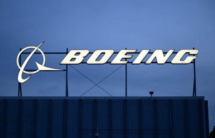 Boeing lanza despidos, casi 2.200 en sus sitios históricos