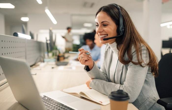 ¿Quién es este operador que acaba de ser elegido por primera vez como servicio al cliente del año?