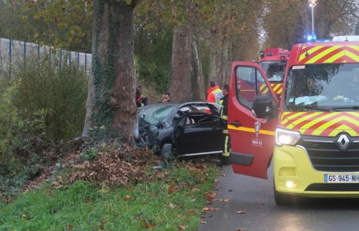 Un hombre de 30 años entre la vida y la muerte tras salirse de la carretera