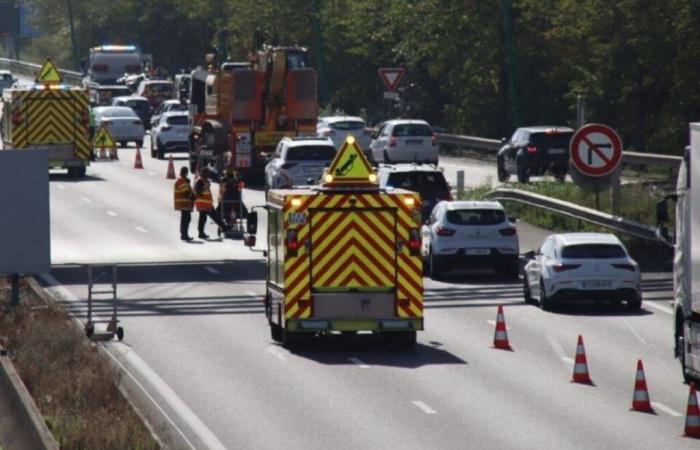 Un coche en llamas y un accidente entre cinco vehículos provoca atascos en dirección a Lille