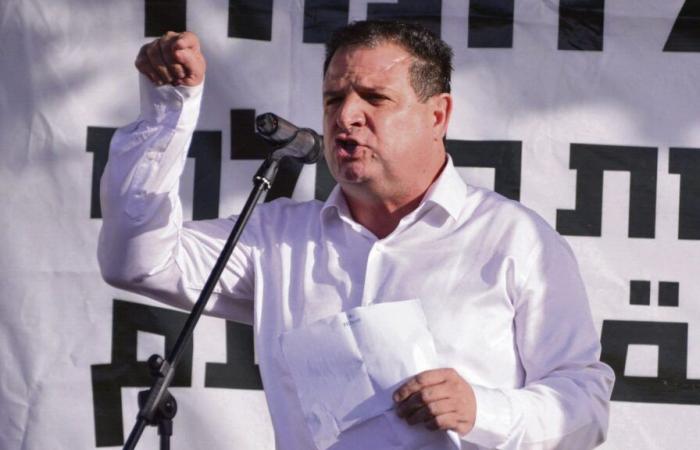 El diputado comunista israelí Ayman Odeh expulsado de la Knesset por denunciar los crímenes de Benjamin Netanyahu