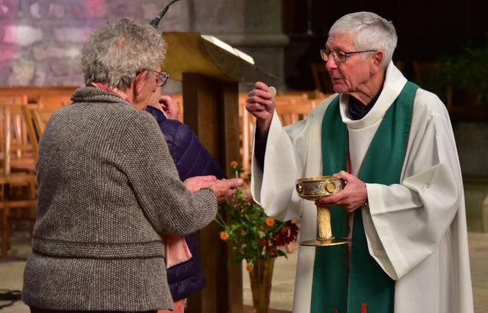 Alto Loira: un día con el padre Mourier, sacerdote desde hace 50 años