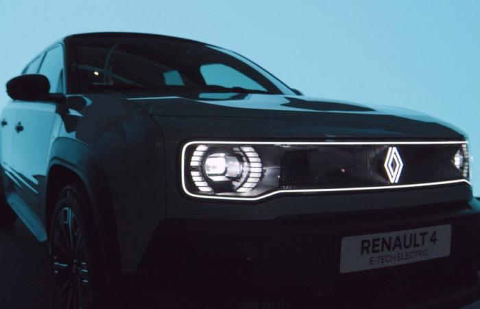 El Renault 4 E-Tech eléctrico revela un… diseño de parrilla brillante