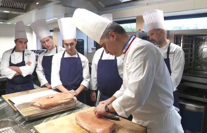 aprendices de cocina formados en pot-au-feu al estilo Paul Bocuse