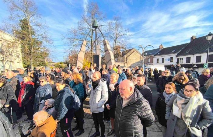 Nogent-sur-Oise. Los habitantes de Nogent, por centenares, rindieron homenaje a su primer diputado, Hervé Roberti