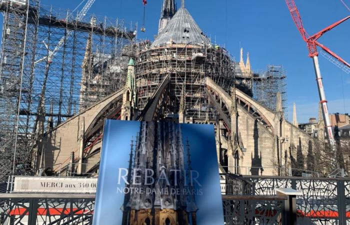 un libro oficial y ricamente ilustrado va detrás de escena de la restauración de la catedral