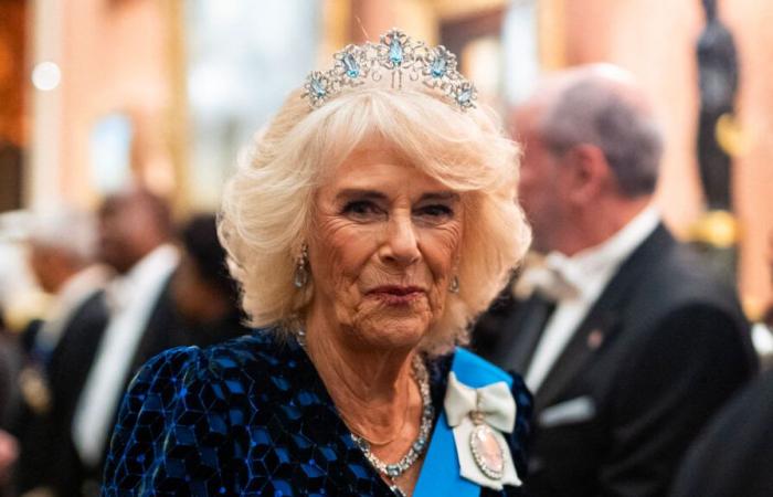 La reina Camilla usa la muy rara tiara de aguamarina de la reina Isabel II para honrar al cuerpo diplomático