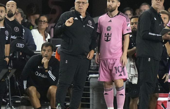 Lionel Messi pierde a su entrenador