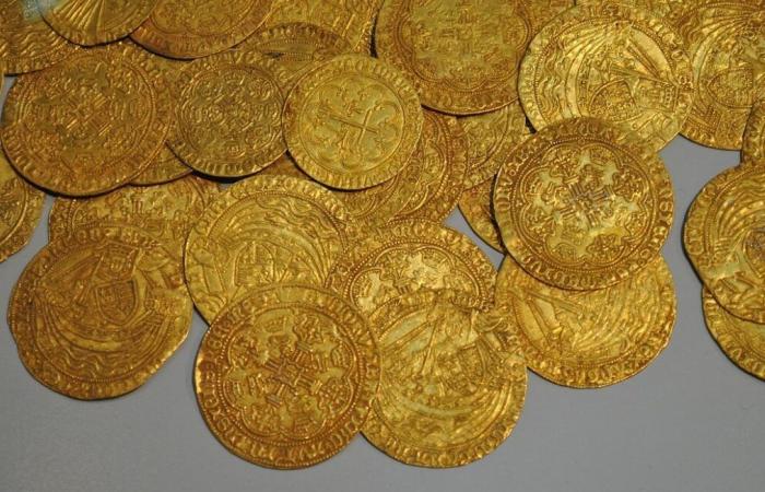 Un fontanero descubre monedas de oro por valor de 2,3 millones de euros en una casa en construcción en Austria