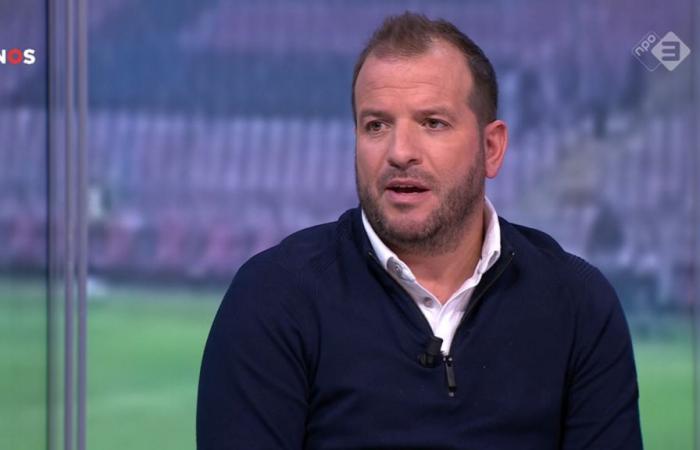 Rafael van der Vaart: ‘La camiseta de la selección holandesa le pesa mucho’