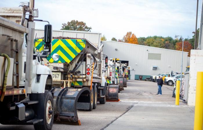 Equipos de ODOT esperando la primera nevada de la temporada