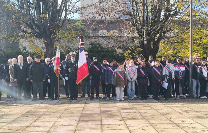 Nogent-sur-Oise. Los habitantes de Nogent, por centenares, rindieron homenaje a su primer diputado, Hervé Roberti