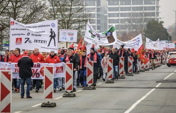 Crisis en Volkswagen | El sindicato amenaza con un conflicto social histórico si se cierran las fábricas