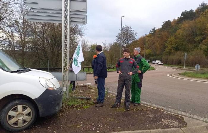 EN VIVO – Al menos seis represas están previstas en el departamento… Vive la movilización de los agricultores enojados en Nièvre