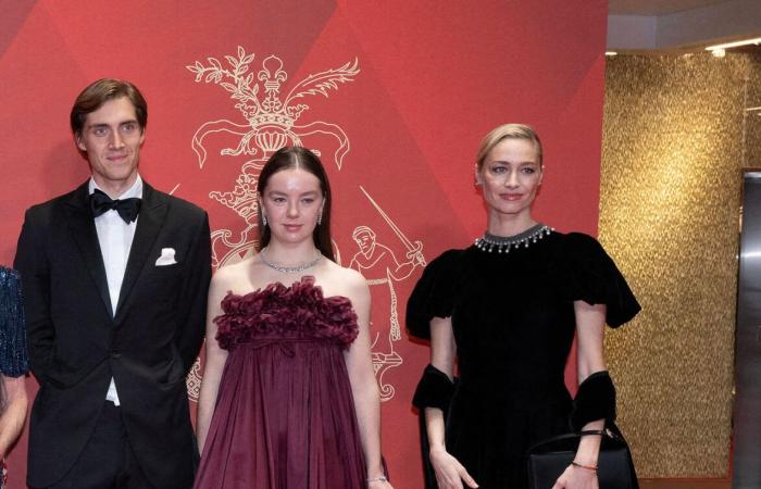 La princesa Carolina brilla junto a sus glamorosos hijos en la gala del Día Nacional con Alberto II y Charlene