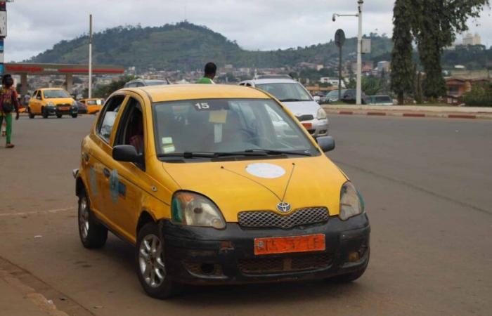 dos taxis quemados en Bamenda