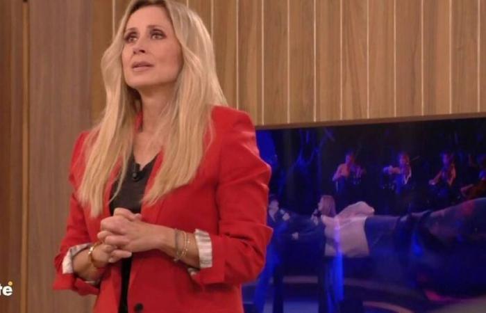 “Ella extraña mucho”: Lara Fabián embargada por la emoción al hablar de Maurane en “En aparte” de Canal+