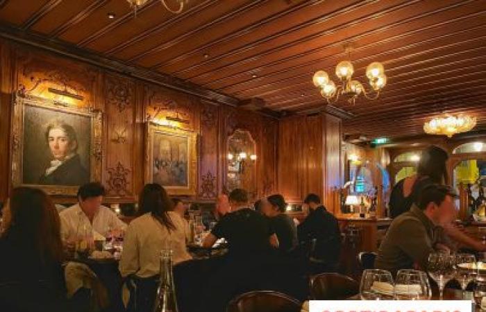 La Renommée: un restaurante elegante con fachada histórica y refinada cocina francesa