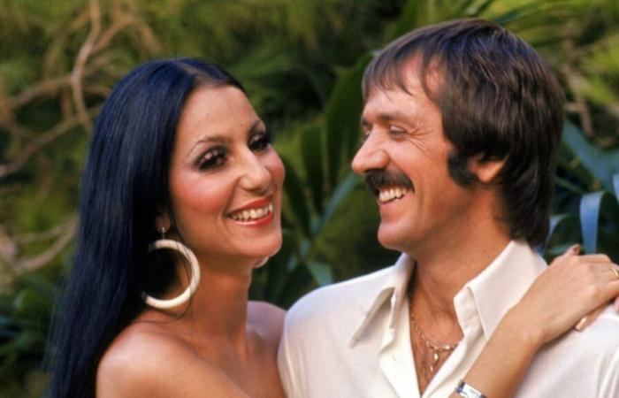 Cher acusa a Sonny Bono de robarle su fortuna