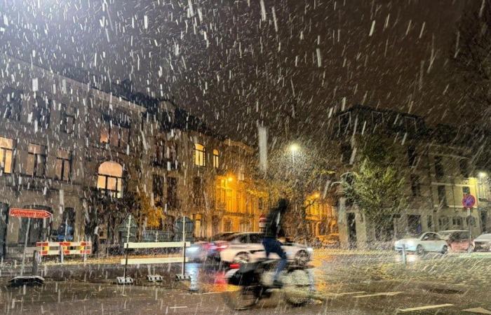 La primera imagen invernal trae nieve y carreteras resbaladizas: código amarillo por condiciones resbaladizas hasta las 9 a.m.