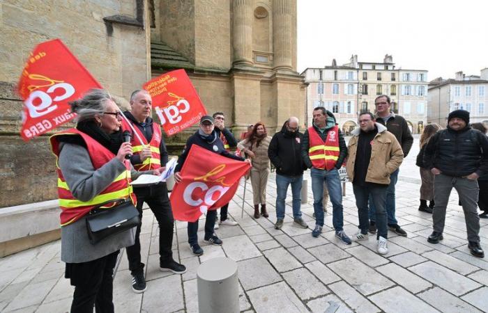 “La destrucción de los servicios públicos debe cesar”: los agentes territoriales se manifiestan a su vez frente a la prefectura de Gers