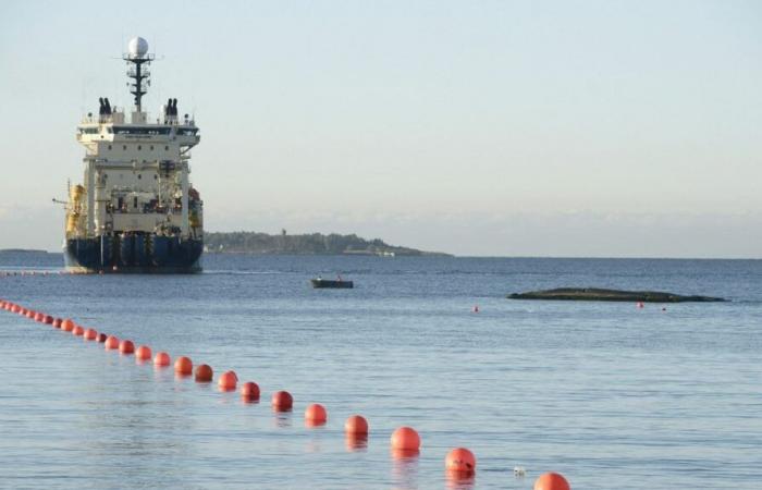 Un barco francés enviado al rescate frente a las costas de Suecia.